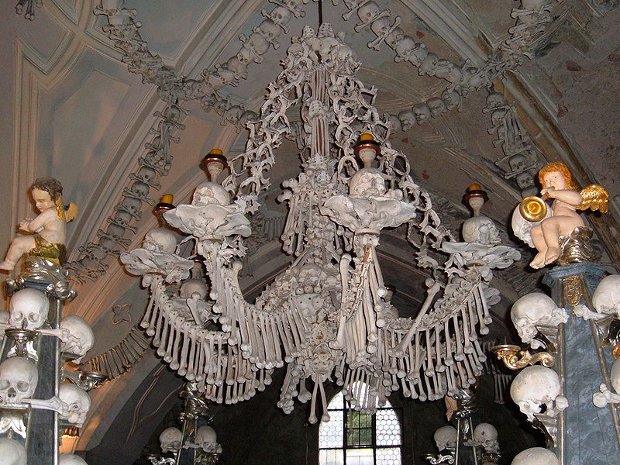 La impresionante capilla de huesos checa